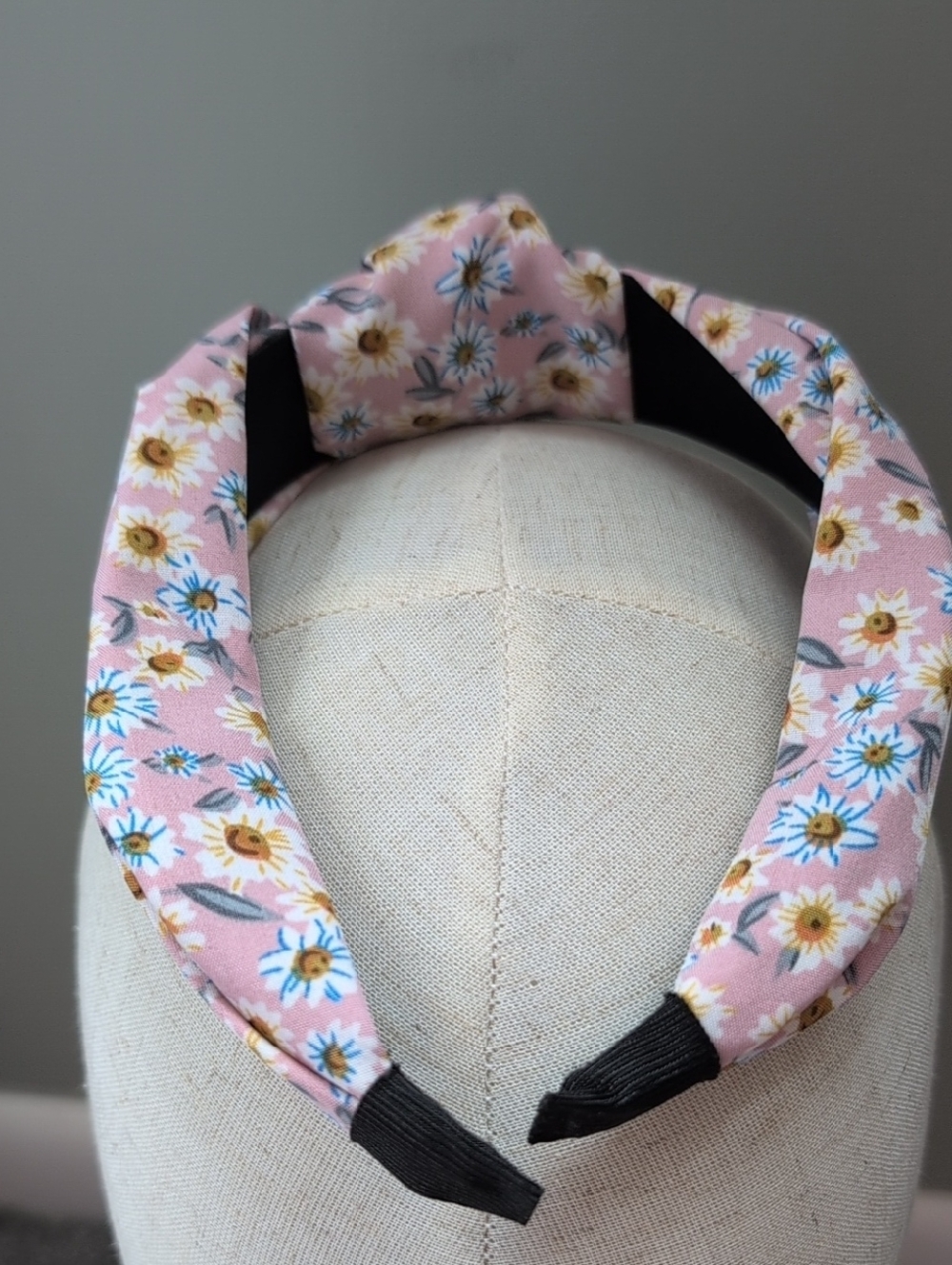 Pink Floral Knotted Headband - Picture 4 of 4